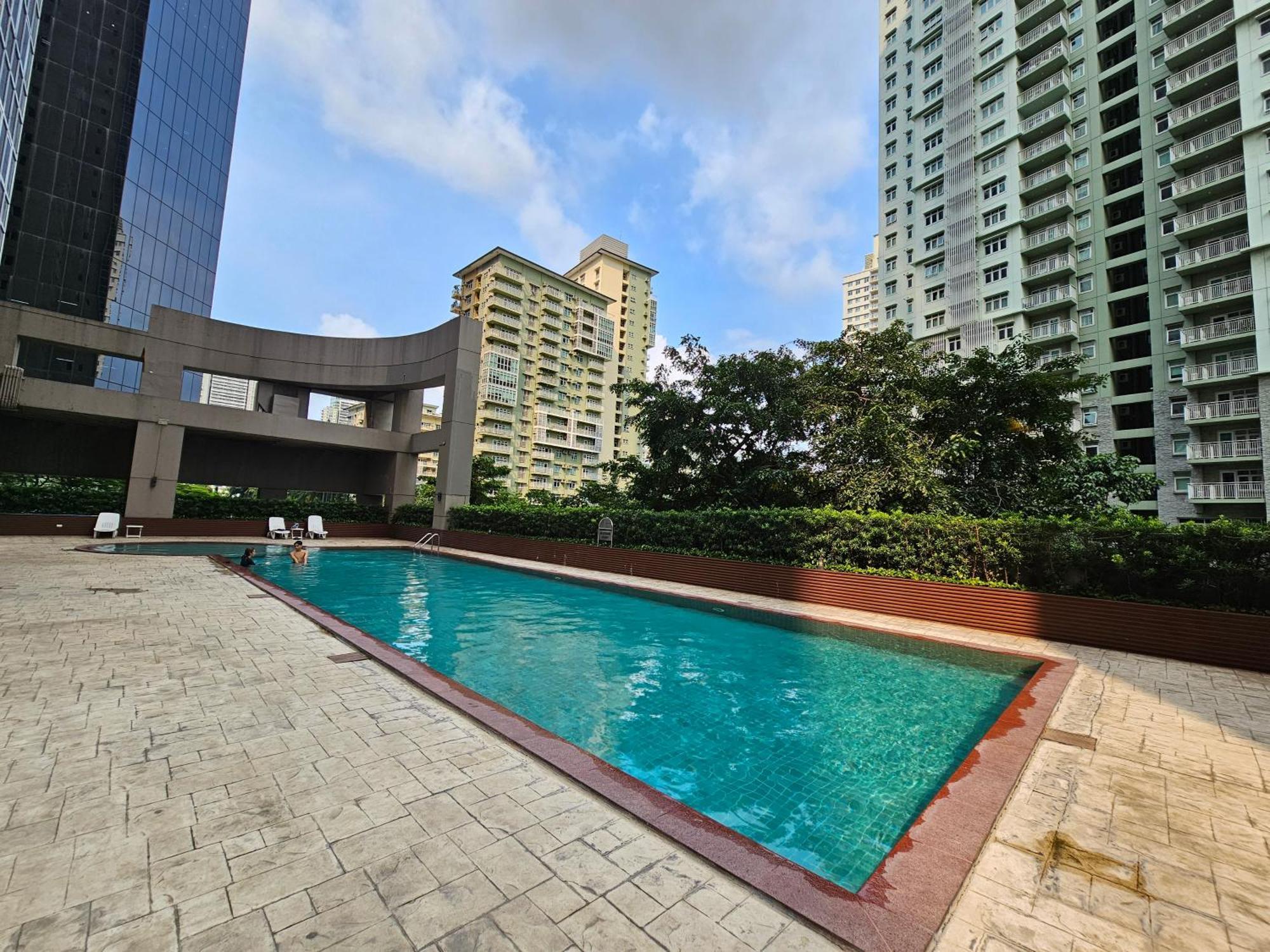 South Of Market Near High Street Bgc Classy & Stylish Studio, Location With View Apartment