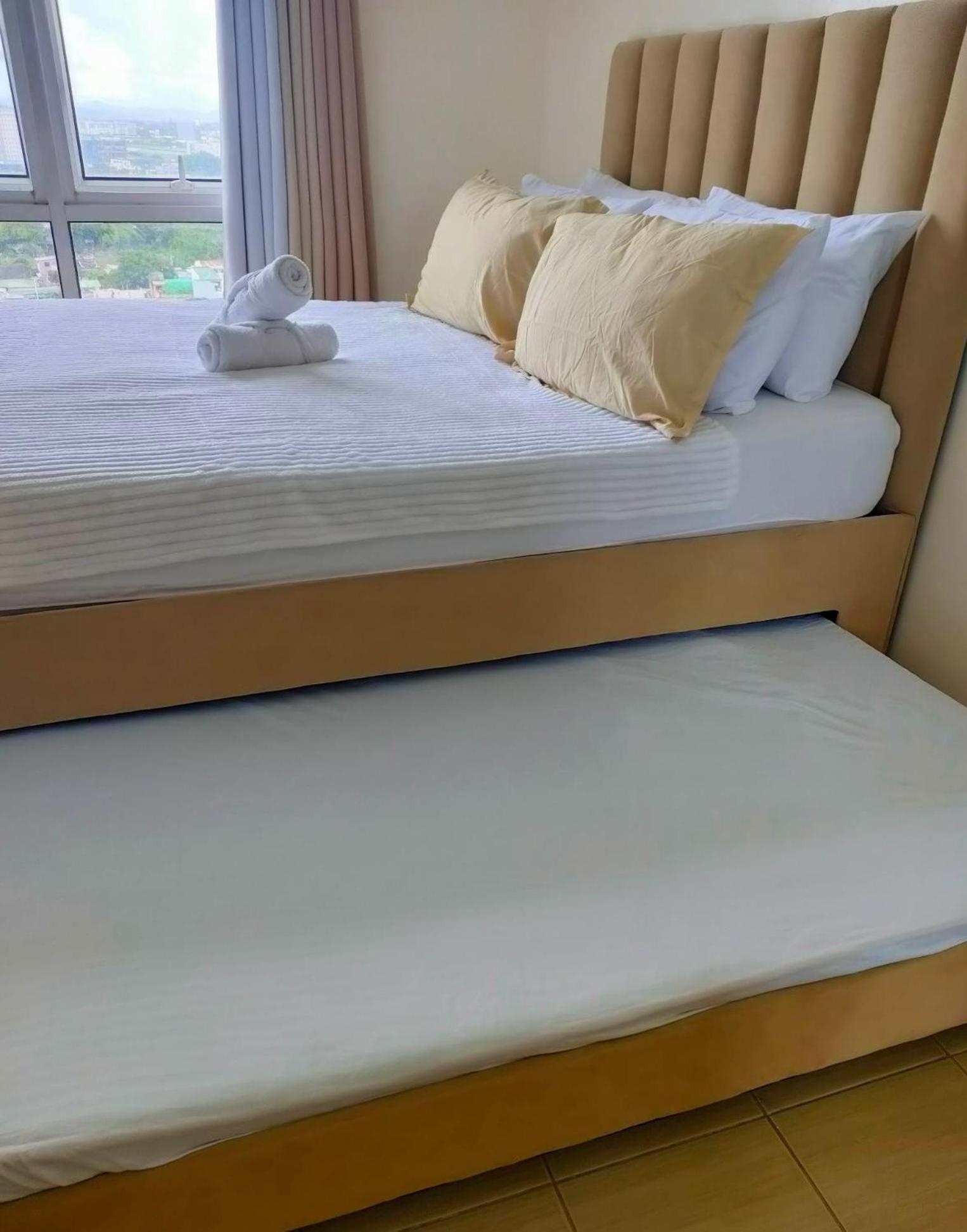Pasig Fast Wifi With Netflix And Pool Access Homestay *