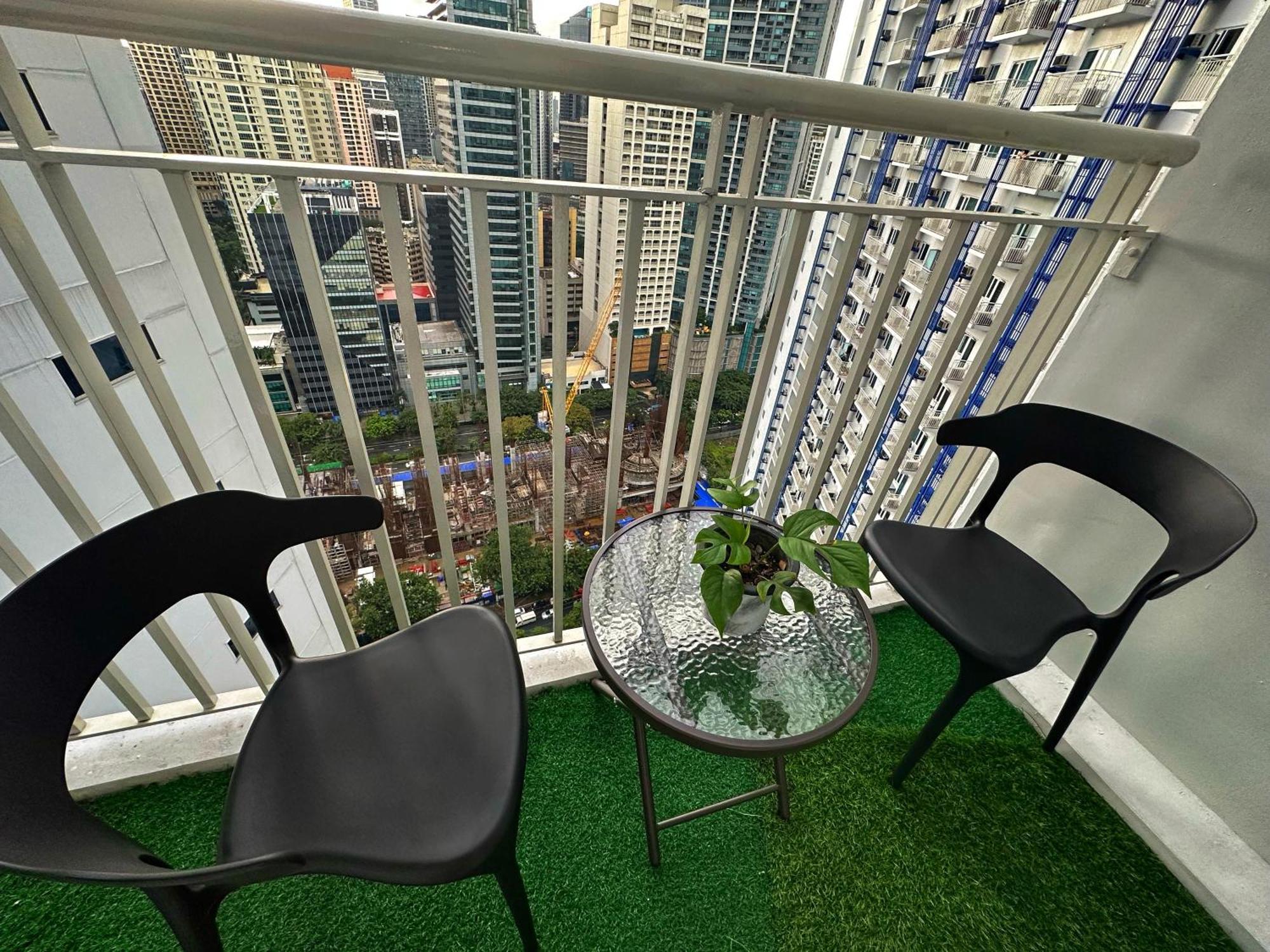 Stonewood In Jazz Residences Makati 2x Bigger Unit Apartment *