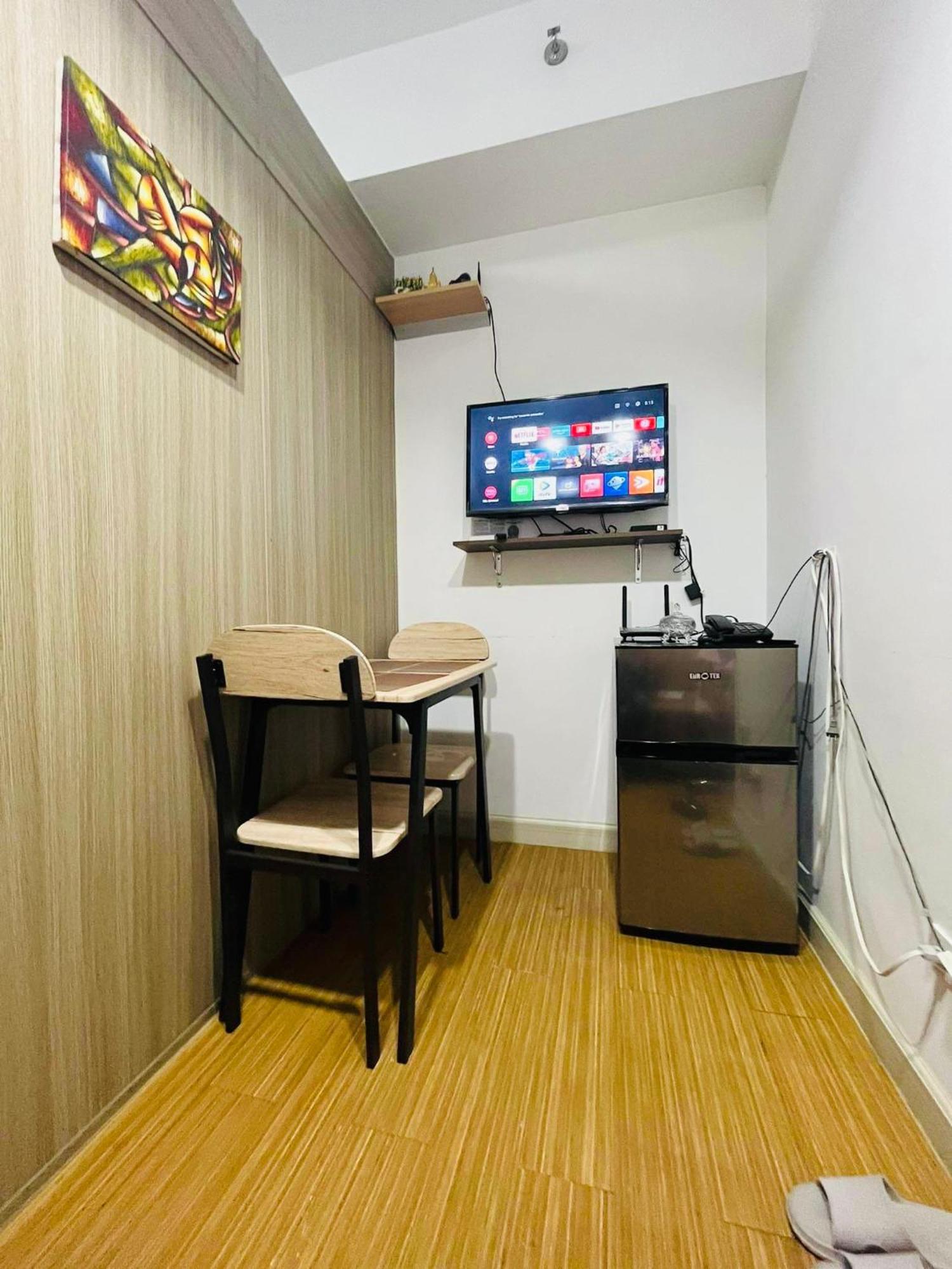 Taguig 1 Bedroom With Balcony Netflix Near Bgc And Airport * Manila