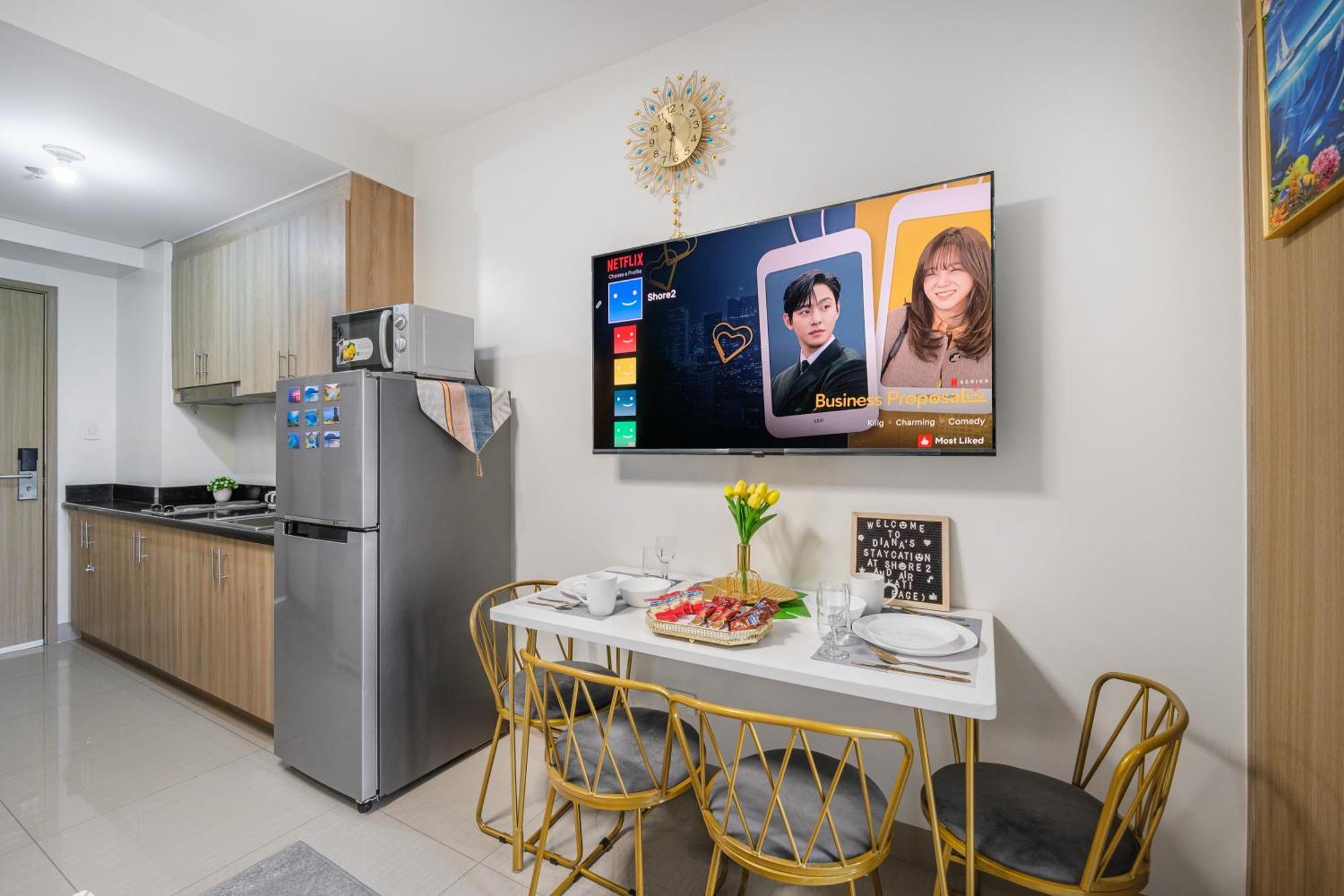 2 Side-by-side P00l Front Condos, 6 Beds, 2 Cr, 2 Kitchen For 10 Guests At Moa