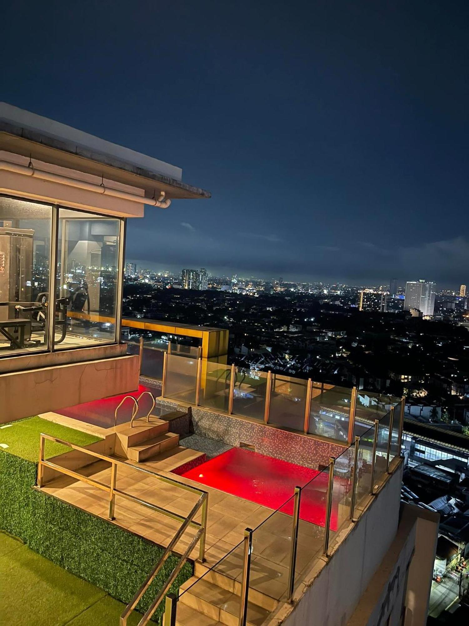 Spacious 2 Bedroom Perfect For Family & Friends, Good For 4pax Allows To 10pax Manila