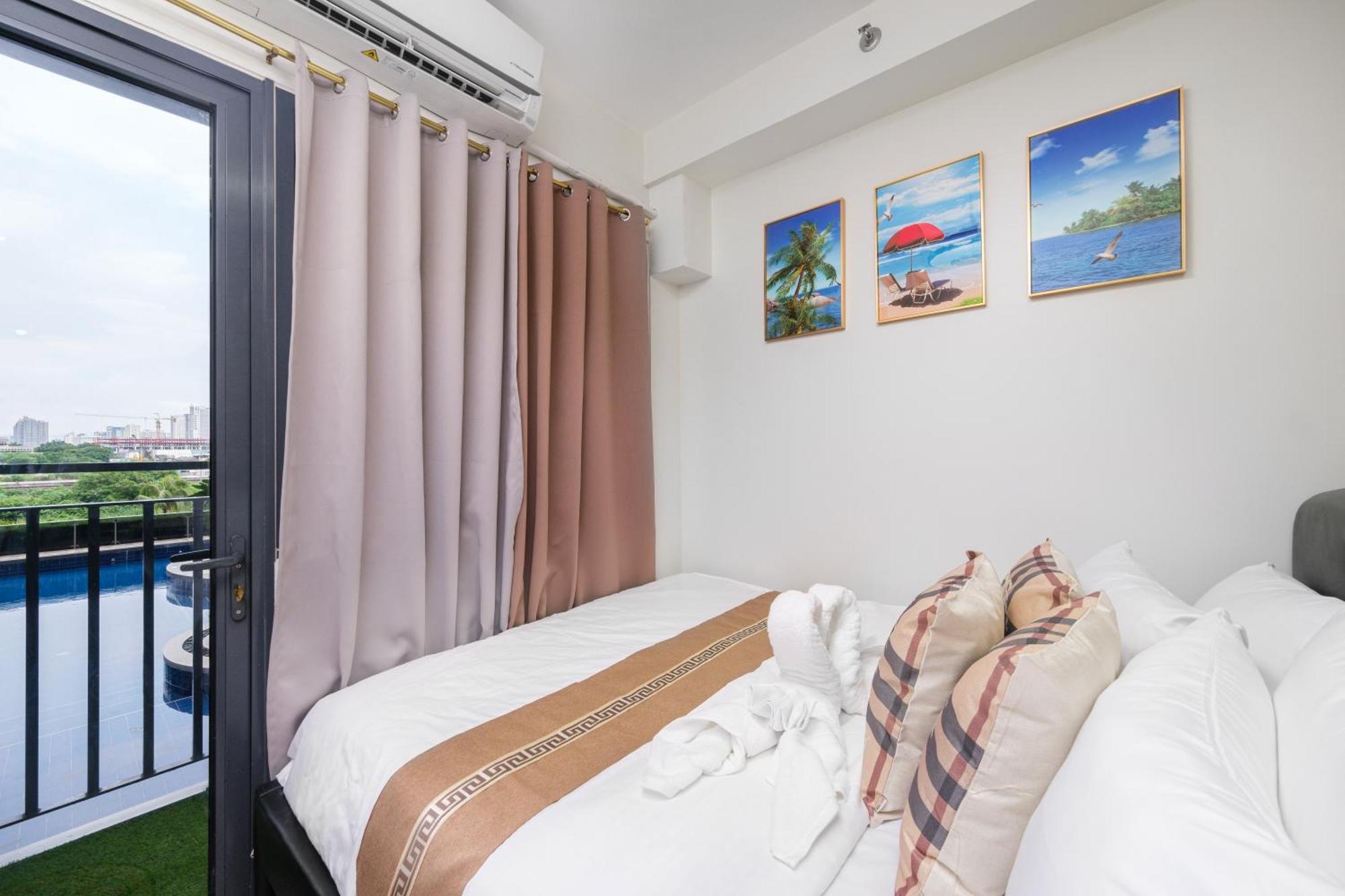2 Side-by-side P00l Front Condos, 6 Beds, 2 Cr, 2 Kitchen For 10 Guests At Moa *