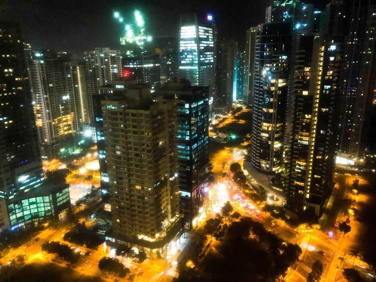 Apartment Posh, Modern 2br Loft, Spectacular View Bgc *