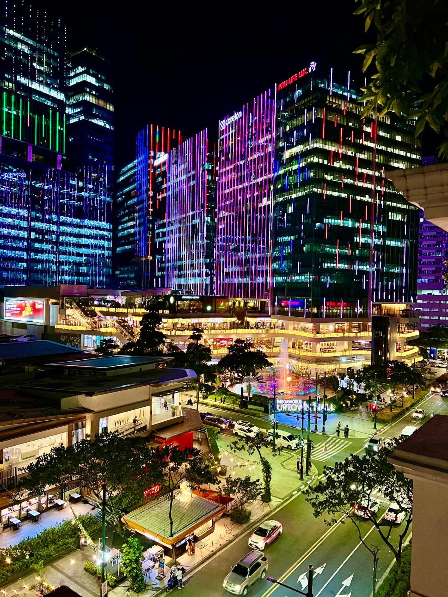 New & Modern Cozy 1br W/ Balcony@bgc, Wifi 300mbps Apartment