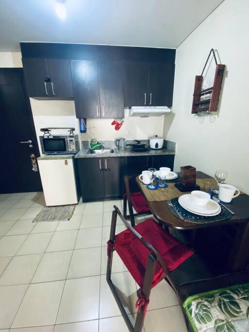 2br In Metro Apartment *