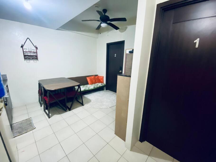 2br In Metro Apartment *
