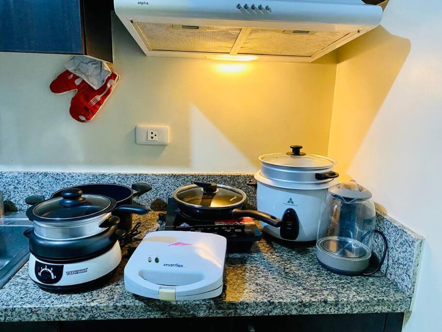 2br In Metro Apartment *