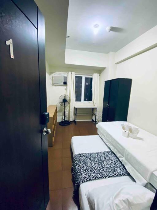 2br In Metro Apartment