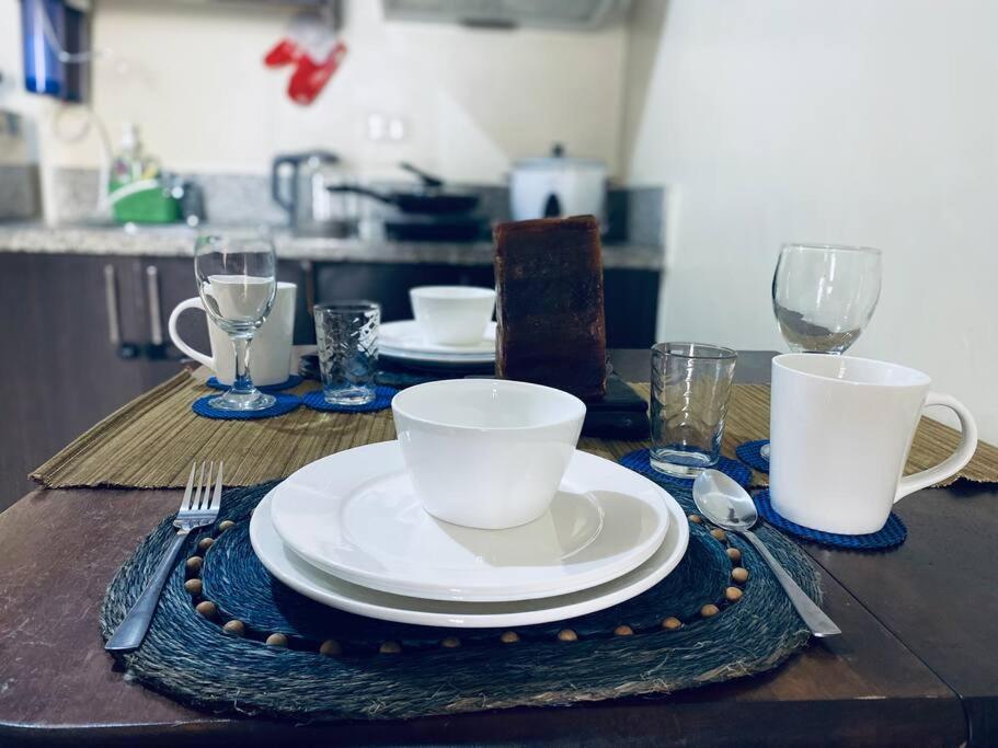 2br In Metro Apartment *