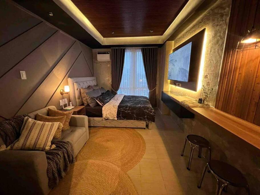 Nook On 10th Apartment