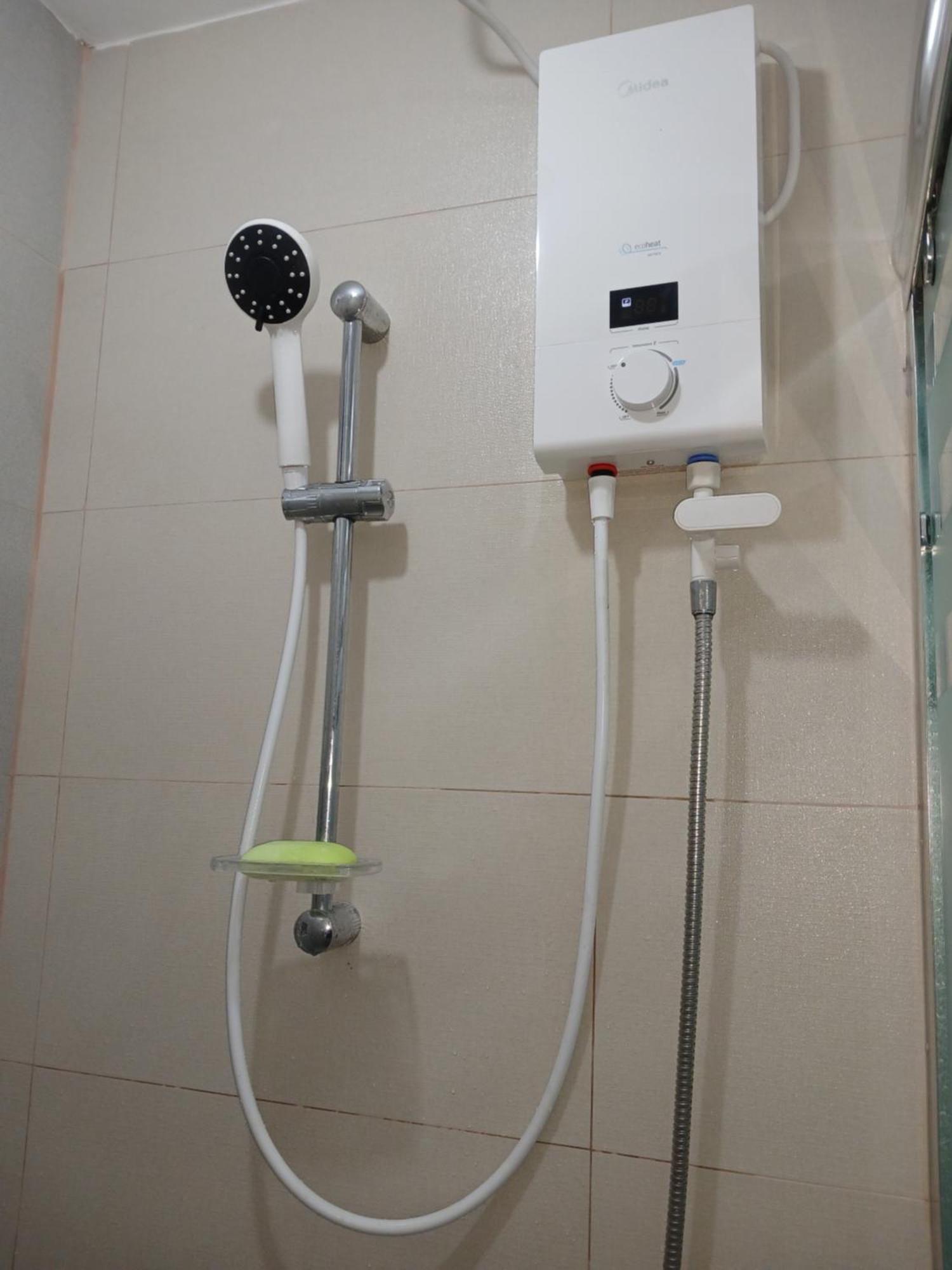 Eldenz 2br Fully Furnished With Free Wi-fi, Netflix & Amenities Manila