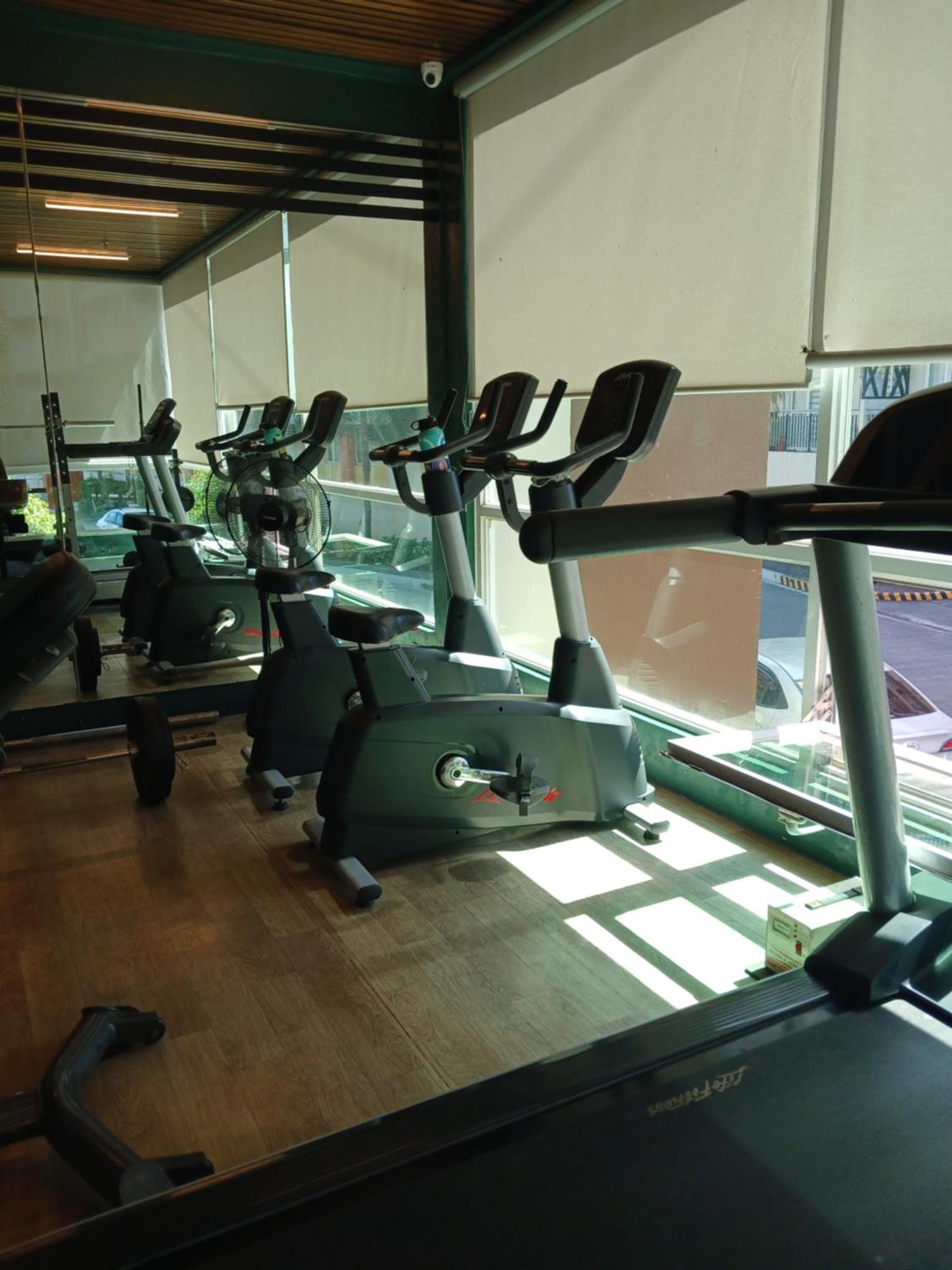 Apartment Eldenz 2br Fully Furnished With Free Wi-fi, Netflix & Amenities *