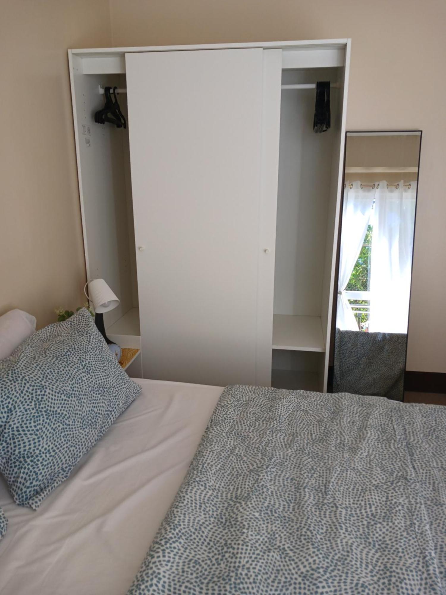 Eldenz 2br Fully Furnished With Free Wi-fi, Netflix & Amenities * Manila