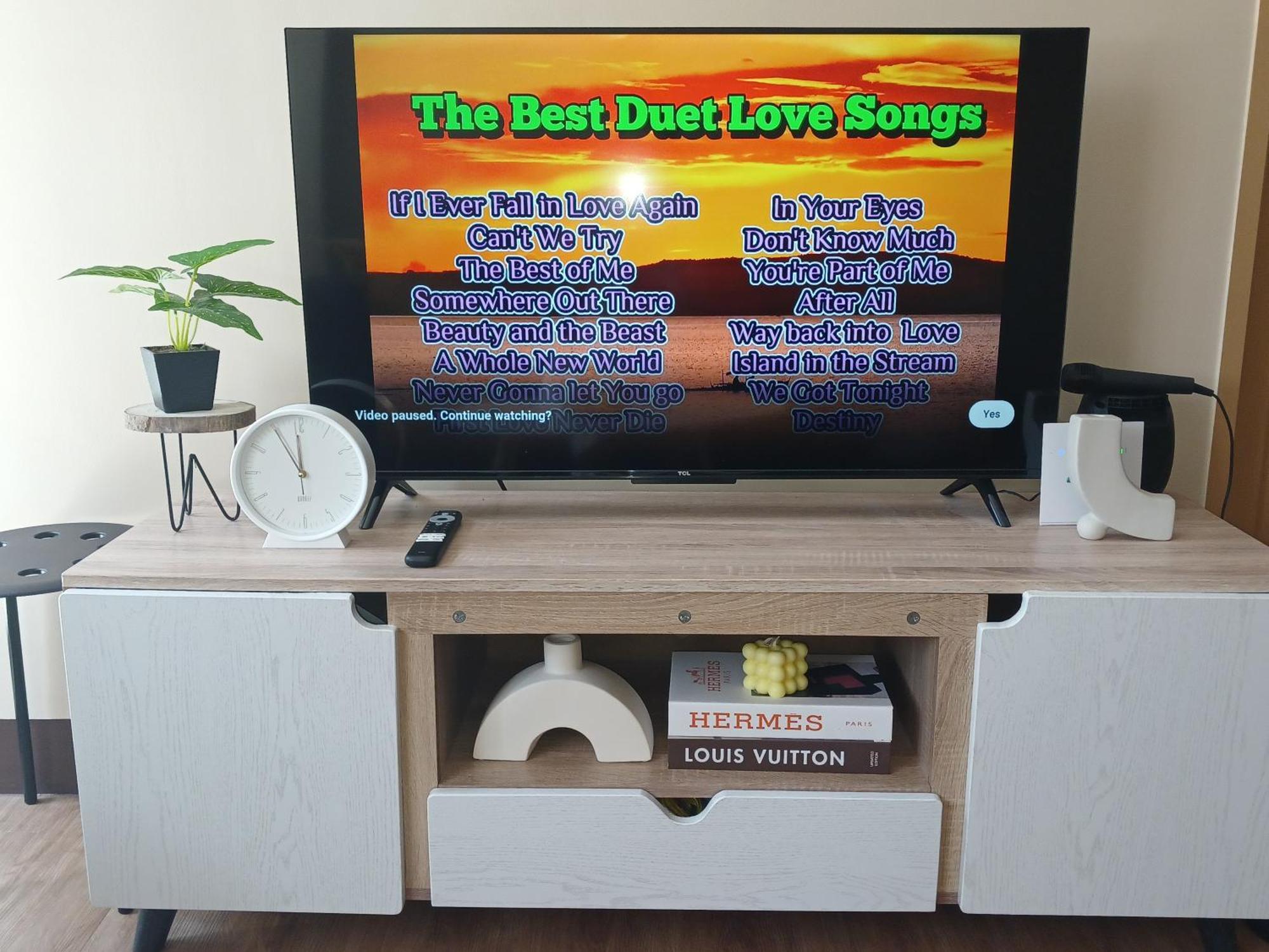 Apartment Eldenz 2br Fully Furnished With Free Wi-fi, Netflix & Amenities *