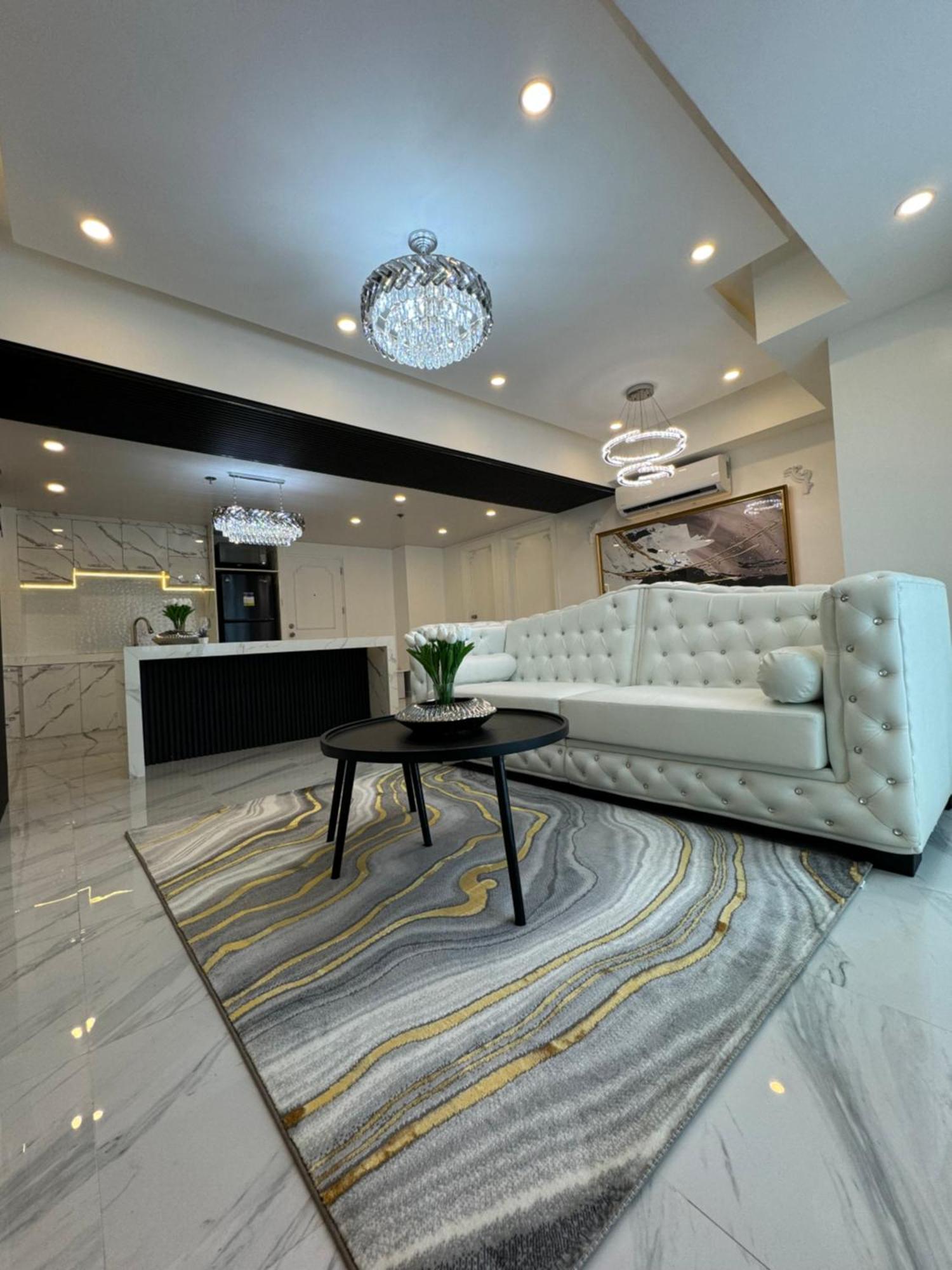 Makati Luxury *