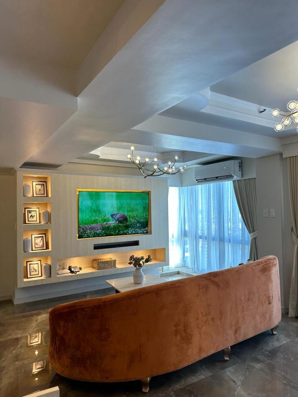 Makati Luxury Apartment *
