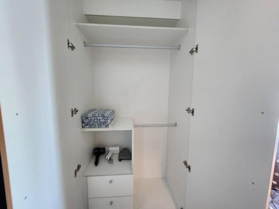 Bgc Spacious 1br Uptown Parksuites With Balcony View Apartment Manila