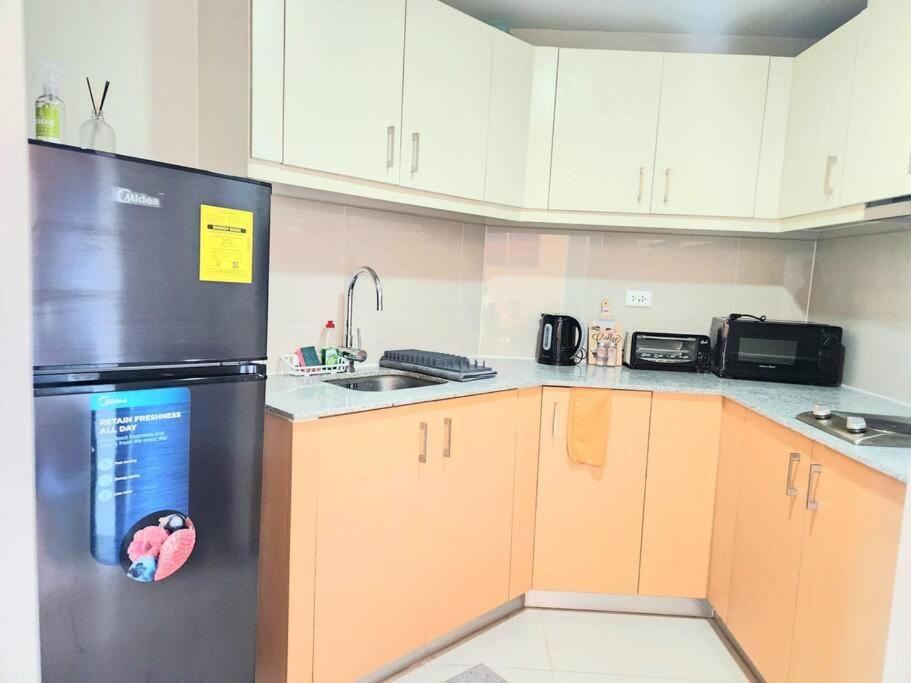 Apartment Bgc Spacious 1br Uptown Parksuites With Balcony View