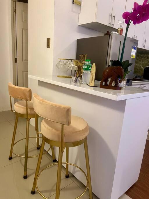 Near Airport Okada Moa W/ 60 Inch Smart Tv