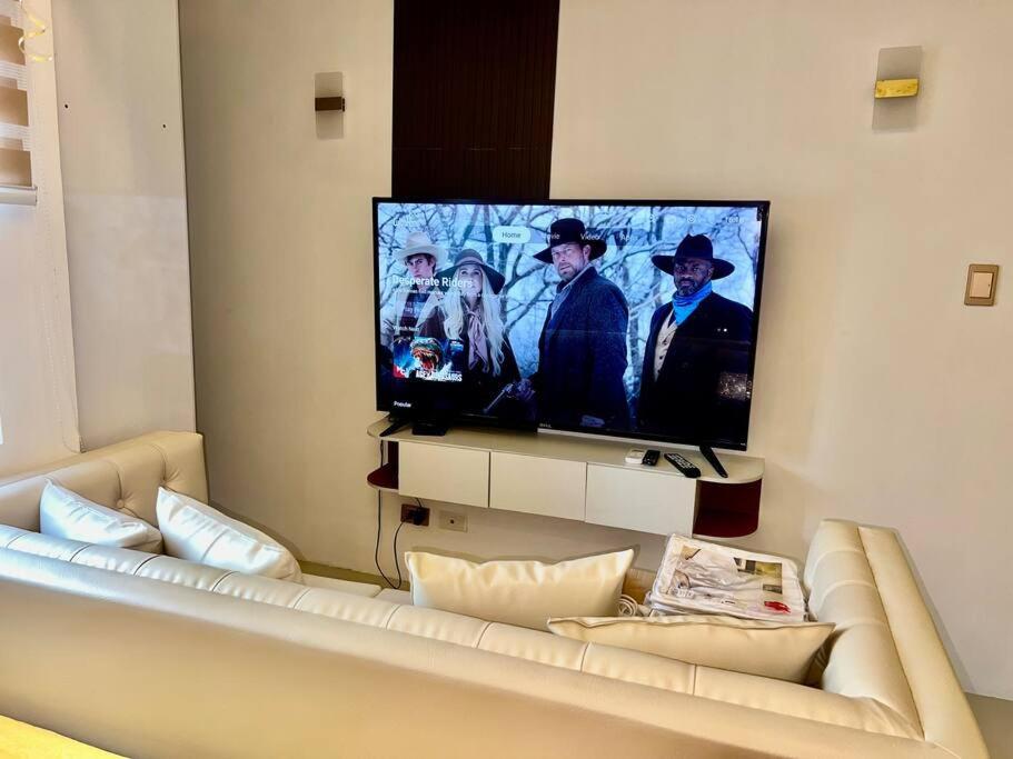 Apartment Near Airport Okada Moa W/ 60 Inch Smart Tv *