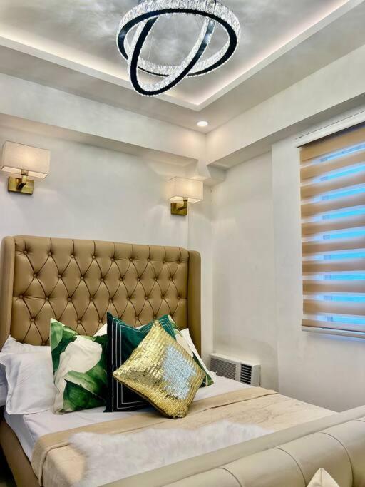 Near Airport Okada Moa W/ 60 Inch Smart Tv Manila