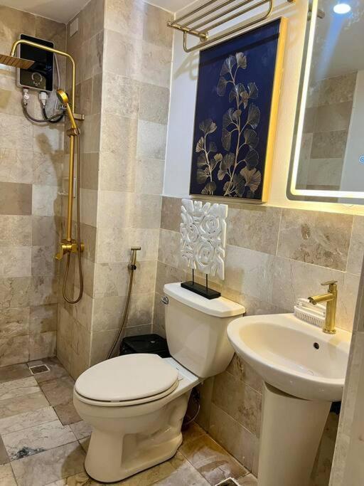 Apartment Near Airport Okada Moa W/ 60 Inch Smart Tv *