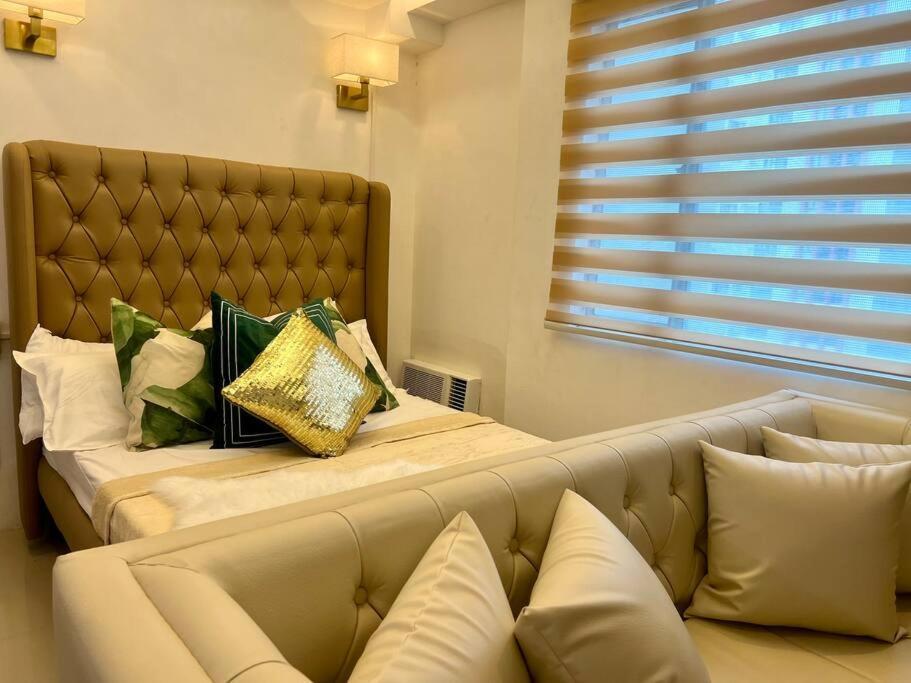 Near Airport Okada Moa W/ 60 Inch Smart Tv *