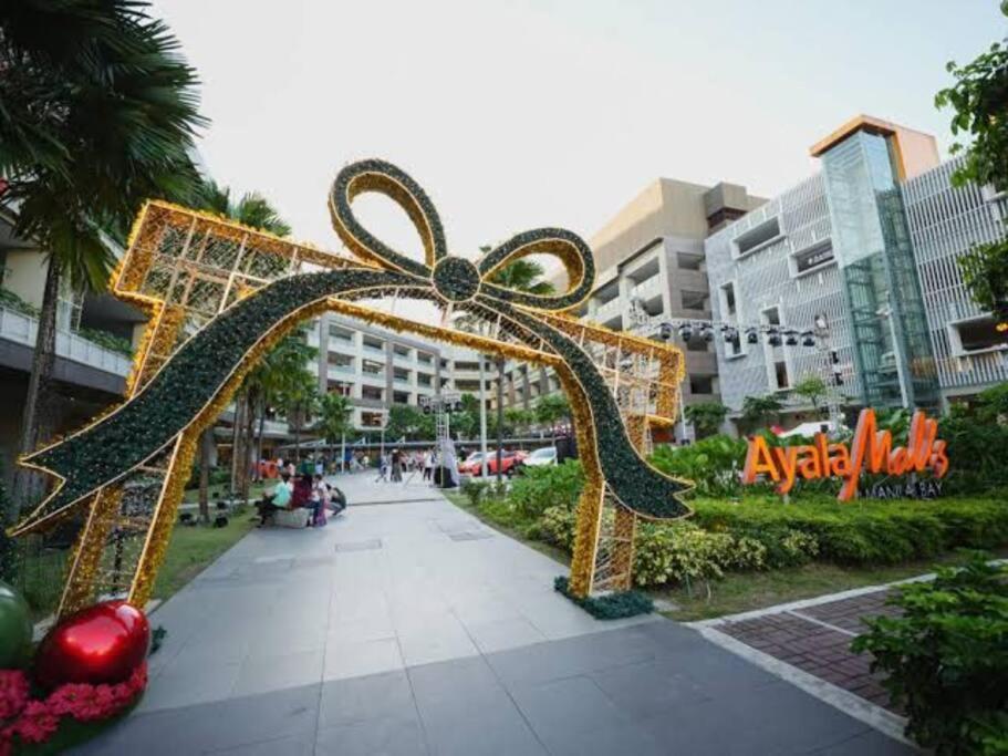 Near Airport Okada Moa W/ 60 Inch Smart Tv Apartment Manila