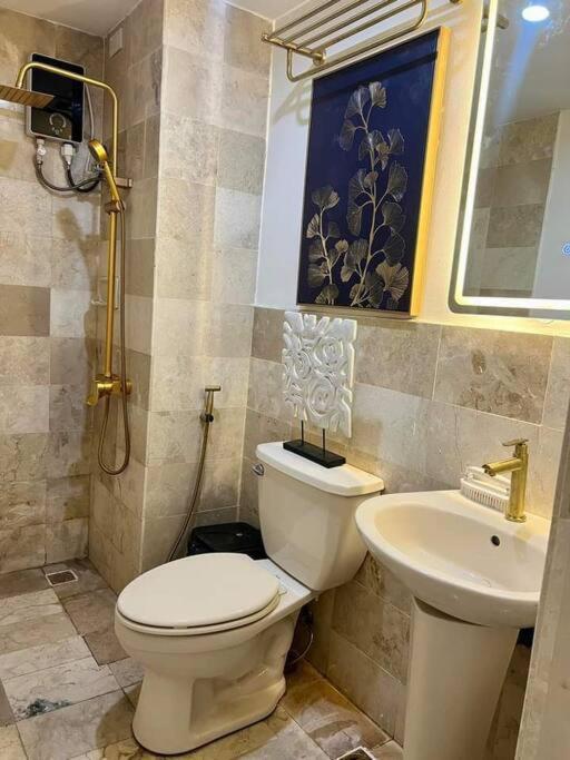 Near Airport Okada Moa W/ 60 Inch Smart Tv Manila