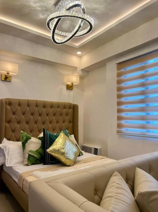 Near Airport Okada Moa W/ 60 Inch Smart Tv Manila