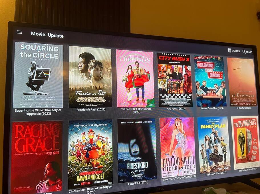 Near Airport Okada Moa W/ 60 Inch Smart Tv * Manila
