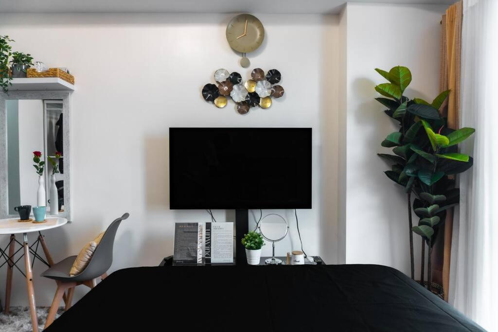 Apartamento Luxury In Pasig Fastwifipoolsmartlock Manila