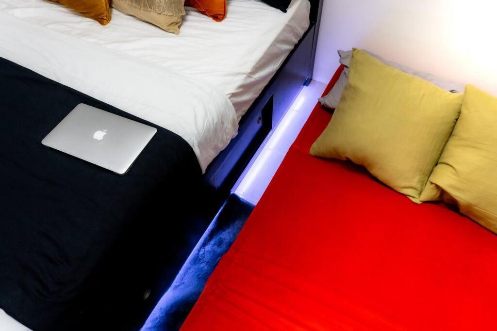 Luxury In Pasig Fastwifipoolsmartlock * Manila