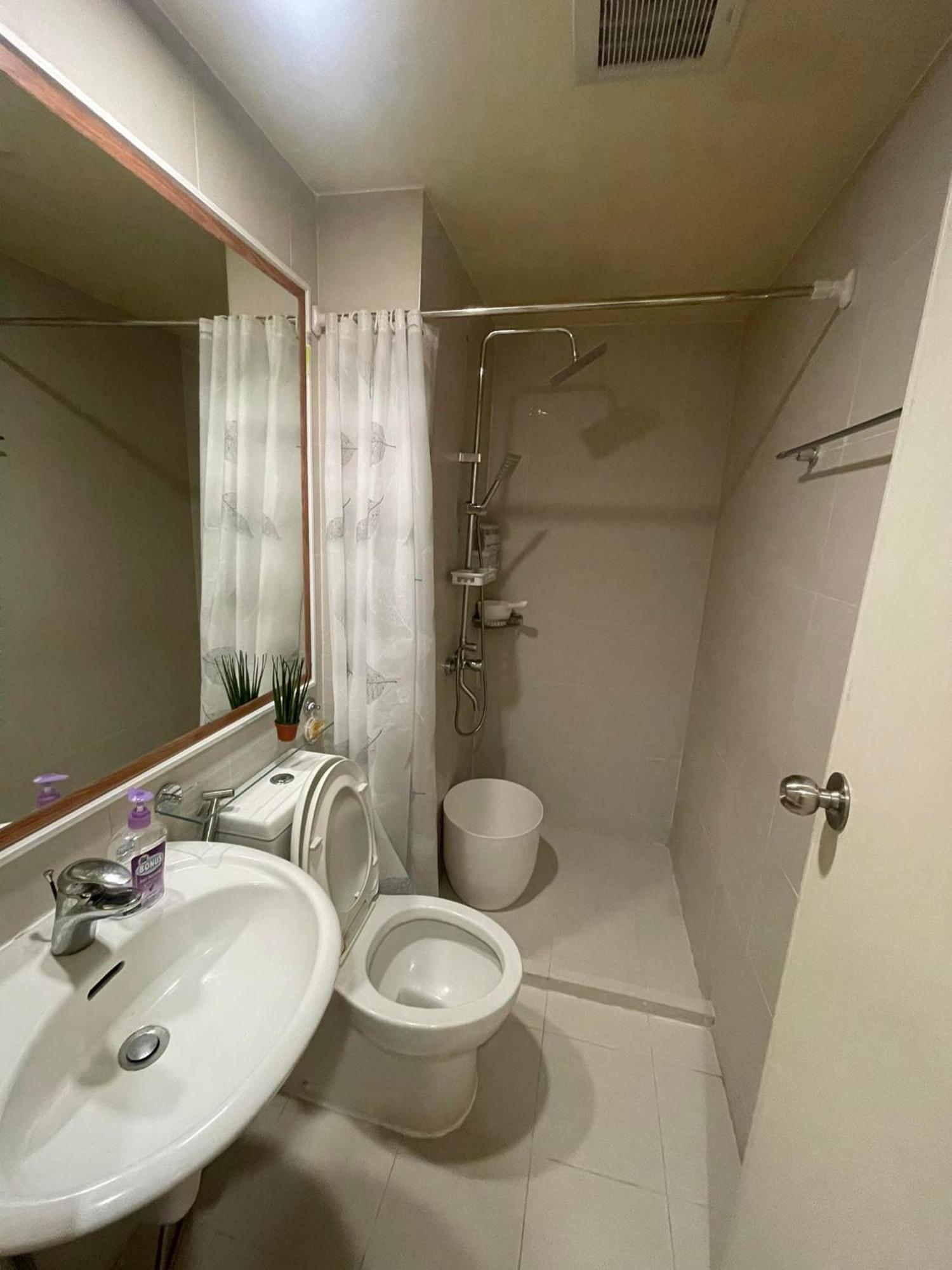 Azure Urban - By Ground Zero One Apartment *