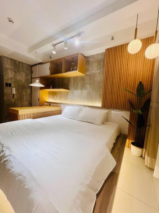 Muji-inspired Condotel At Shore 2 Wifi & Netflix