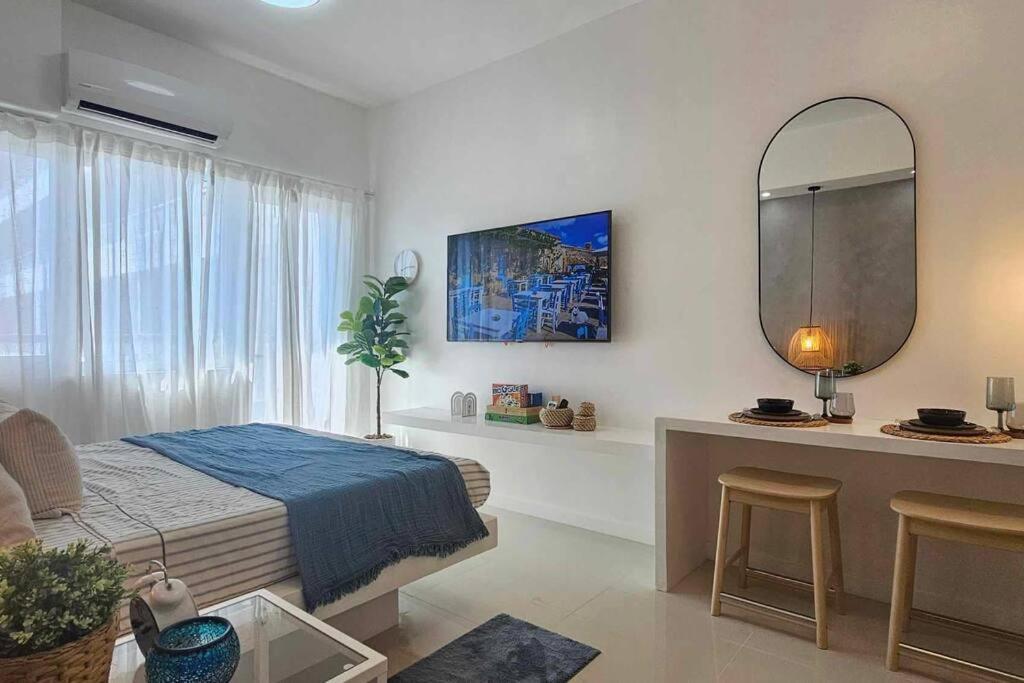 #14 Grace Residences Tower2 16f Apartment Manila