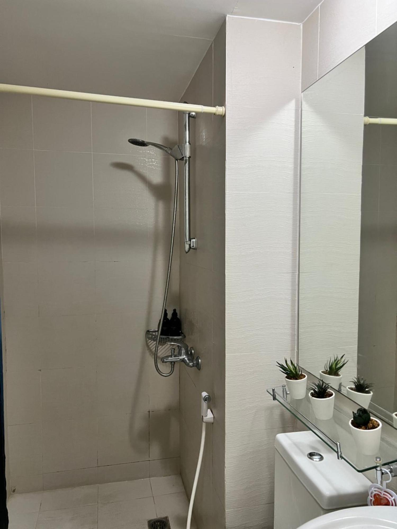 Gv Pied A Terre Azure Santorini Tower Manila