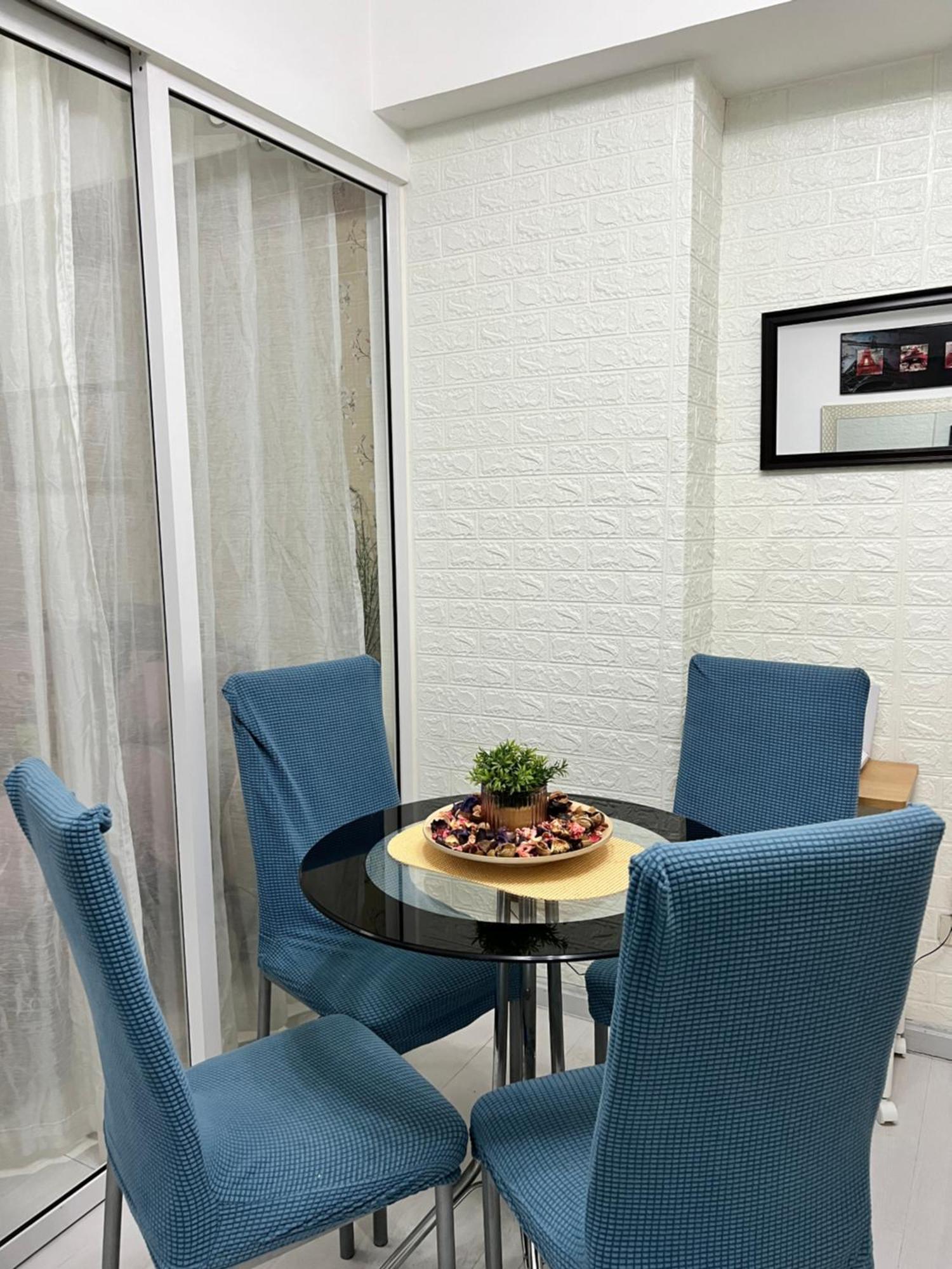 Gv Pied A Terre Azure Santorini Tower Manila