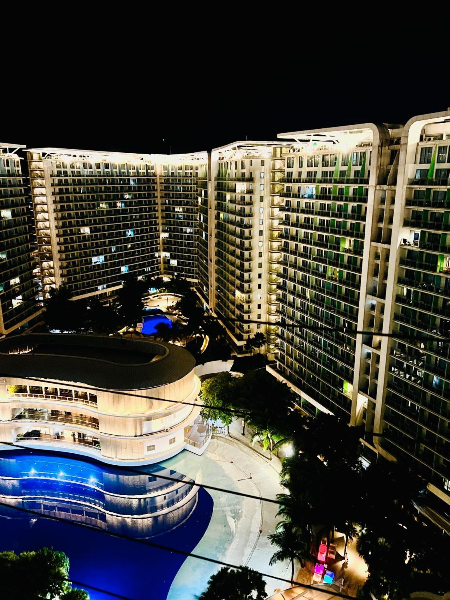 Gv Pied A Terre Azure Santorini Tower Manila