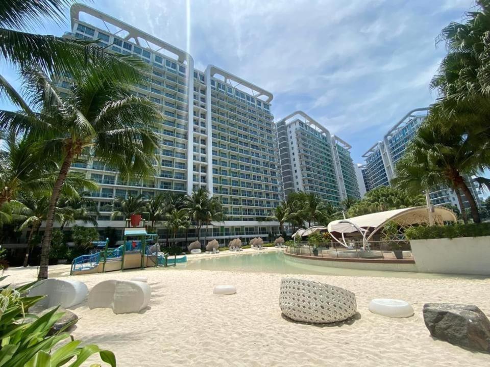 Cozy 1br With City And Nature View In Azure Apartment *