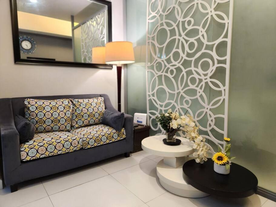 Cosy Kl Tower With Parkview Balcony, Pool, Gym, Sauna Near Greenbelt 100mbps Apartment *