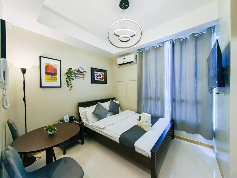1br Condotel At Sunshine100 Plaza - 28f #ss03 Manila