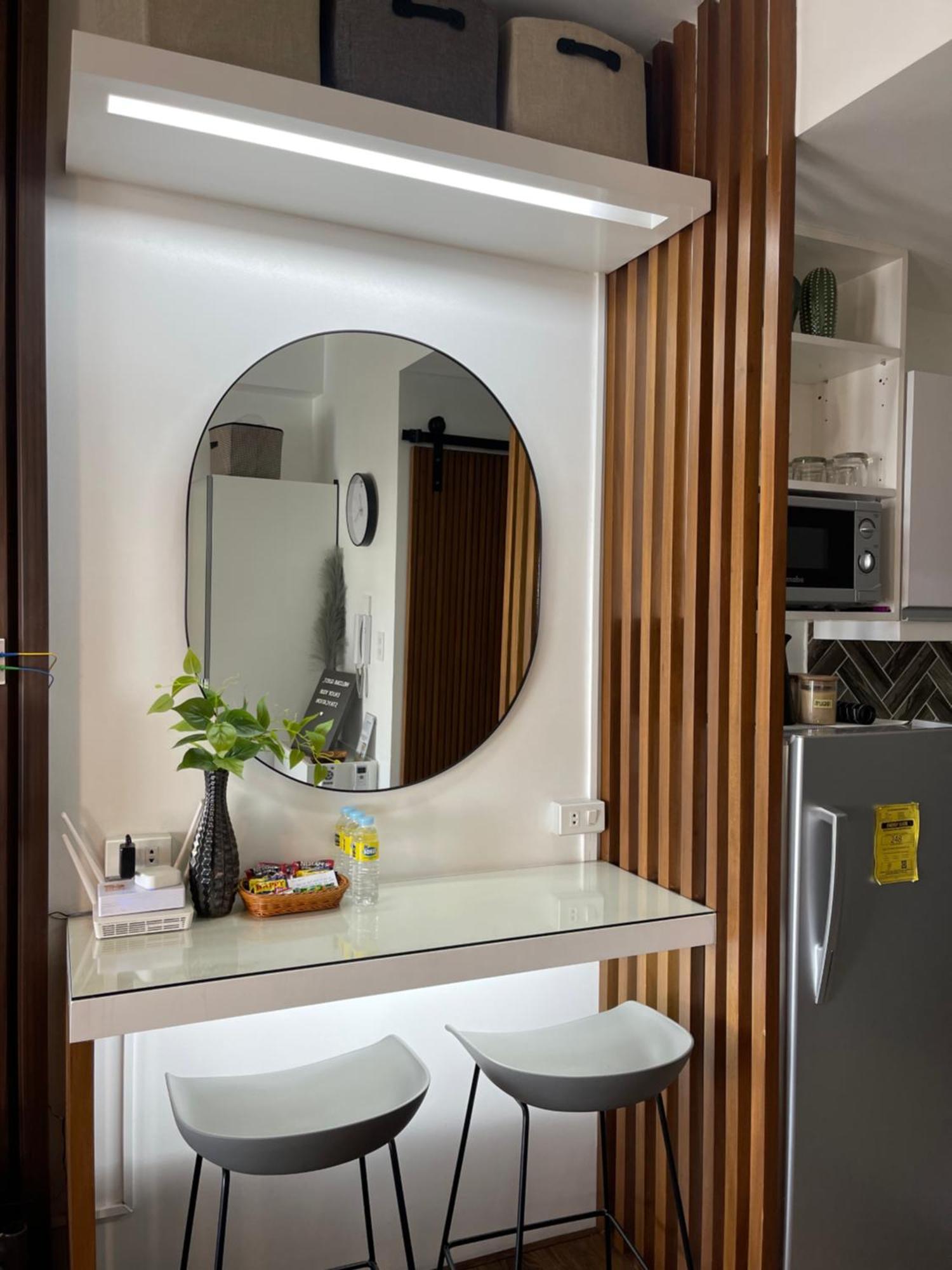Muji-inspired Home-tel In The Heart Of Makati Apartment *