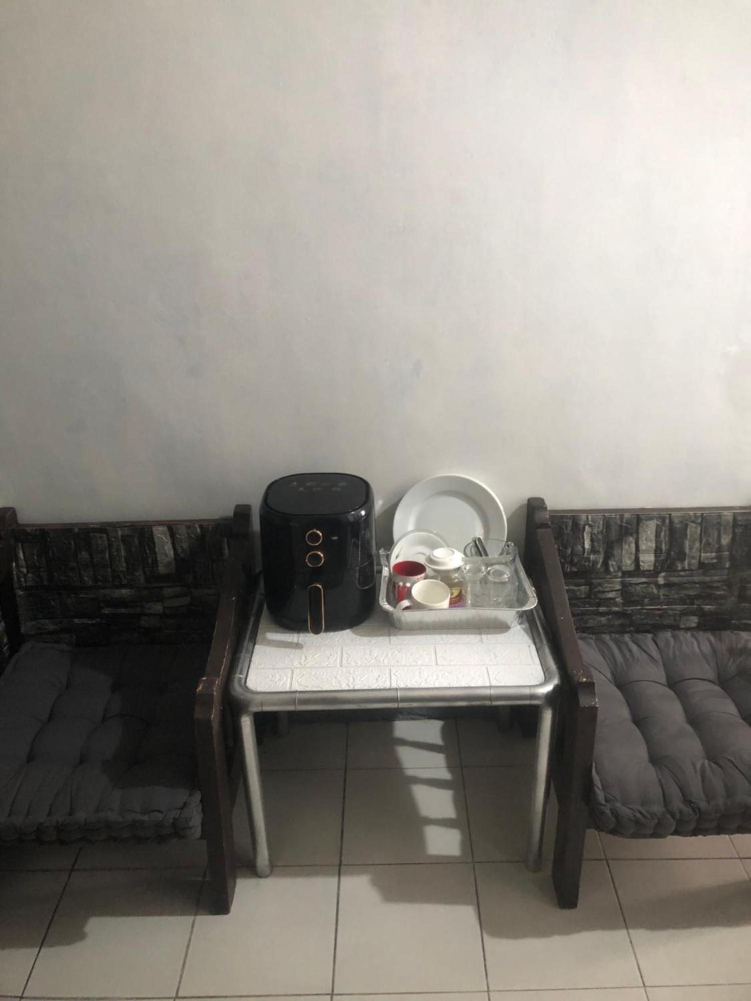 Budget Staycation Johnfonz Building Aircondition Manila