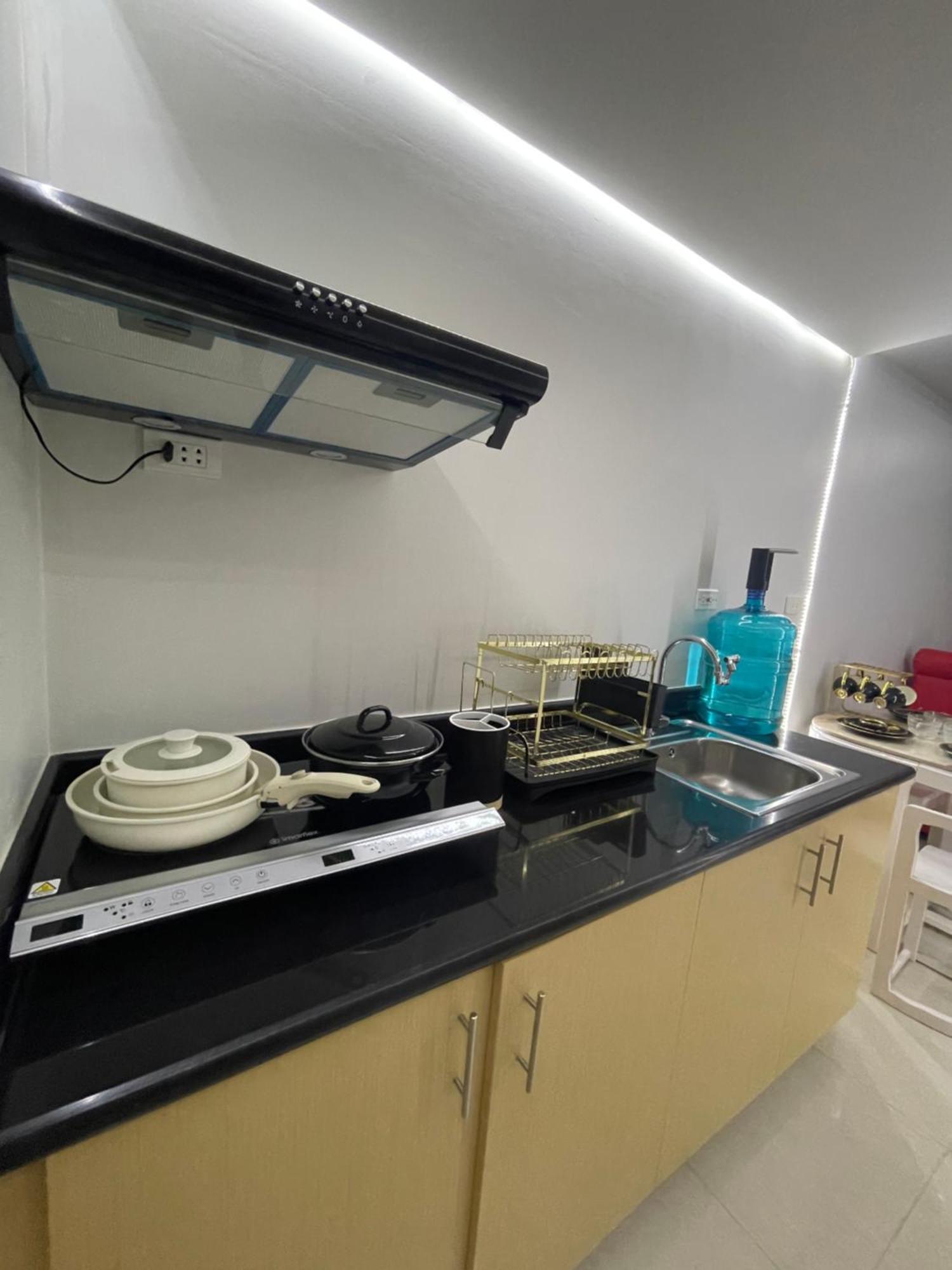 A Premium In A Prime Location Connected To Sm North Edsa Mall And Walking Distance To Solaire And Casino And Trinoma Mall In Quezon Apartment *