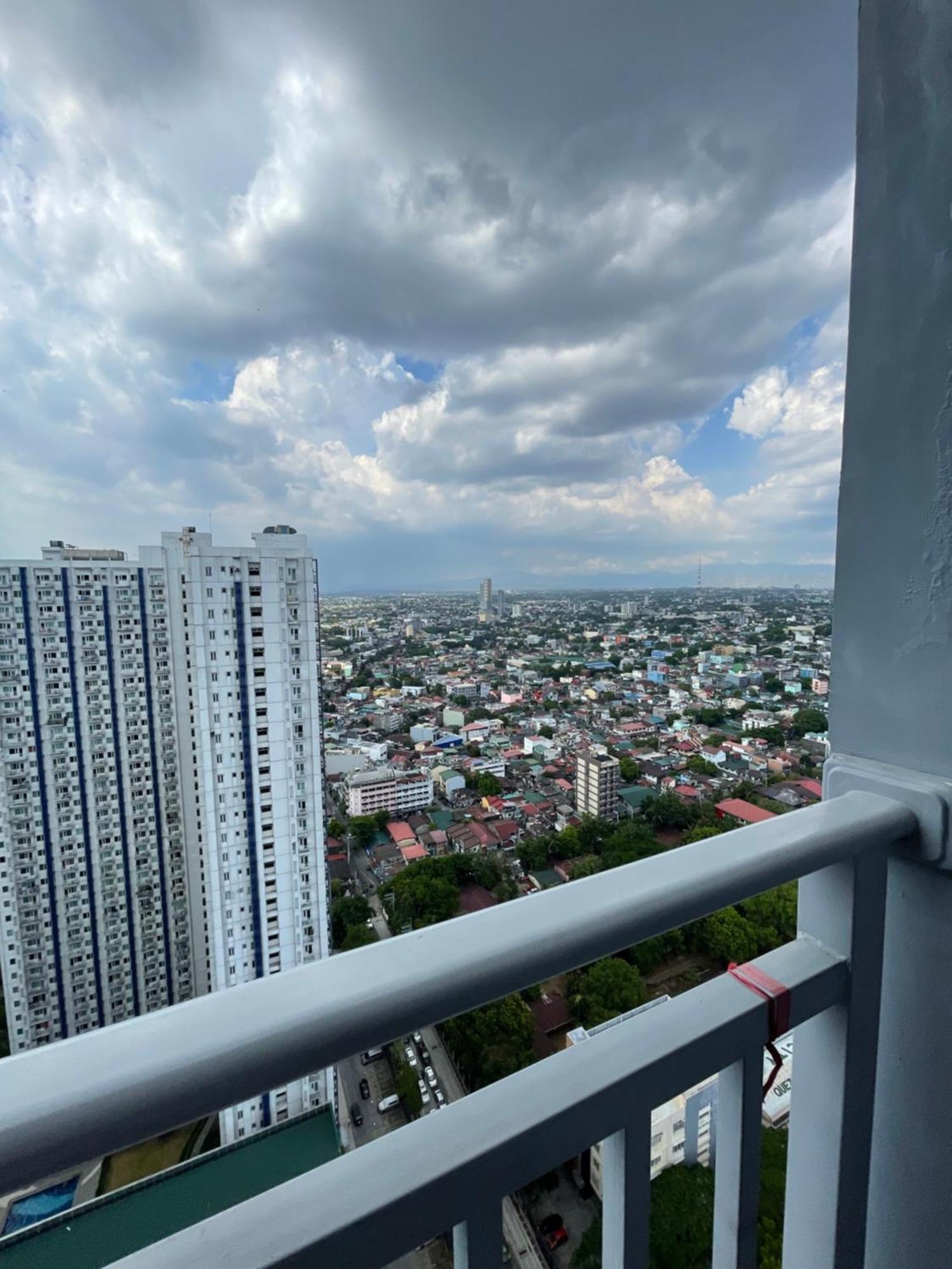 Apartment A Premium In A Prime Location Connected To Sm North Edsa Mall And Walking Distance To Solaire And Casino And Trinoma Mall In Quezon *
