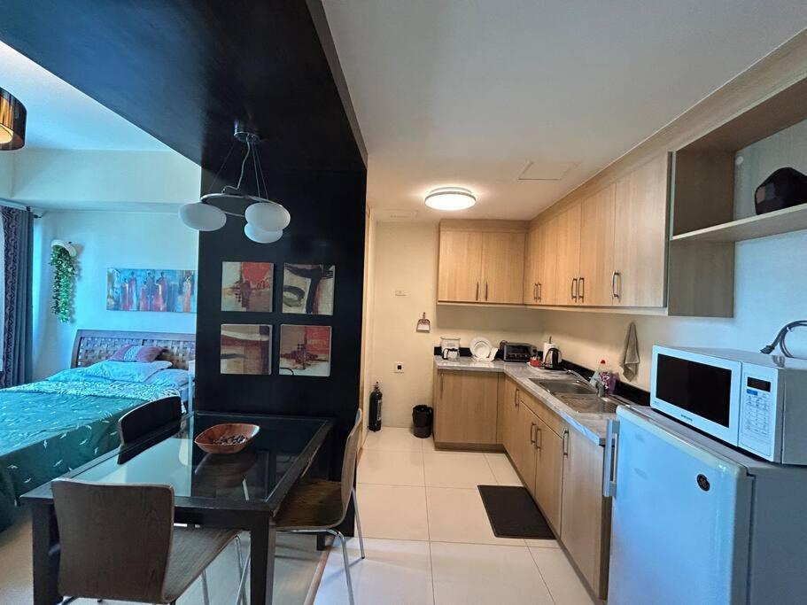 In Bgc The Apartment Manila
