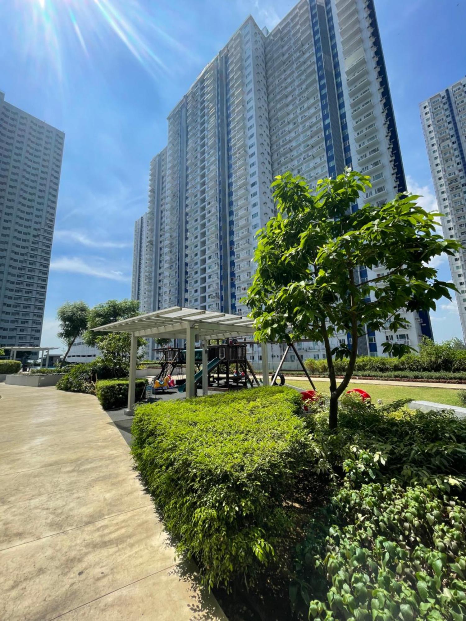 Apartment A Premium In A Prime Location Connected To Sm North Edsa Mall And Walking Distance To Solaire And Casino And Trinoma Mall In Quezon