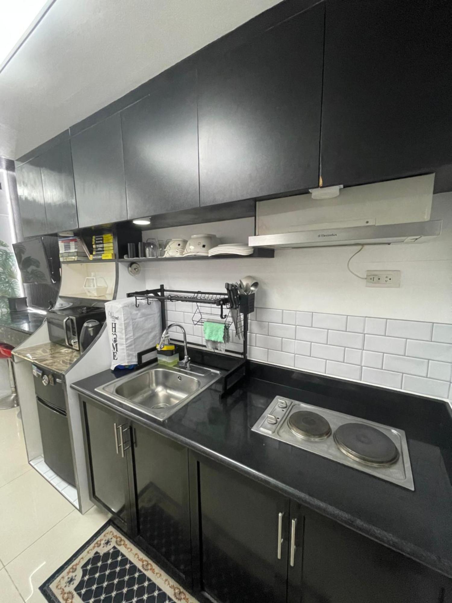 A Premium In A Prime Location Connected To Sm North Edsa Mall And Walking Distance To Solaire And Casino And Trinoma Mall In Quezon Apartment *